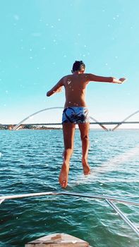 Como é navegar pelo Lago Paranoá em Brasília /como-e-navegar-pelo-lago-paranoa-em-brasilia