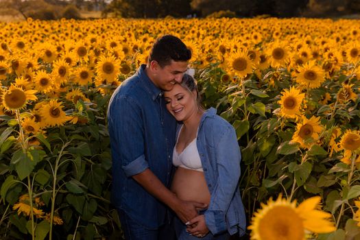 Blooming Love: Estefani's Maternity Photoshoot /blooming-love-estefanis-maternity-photoshoot