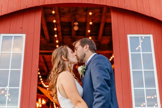 Jessie & Josh's Sunny Farm Wedding at Allen Hill Farm /jessie-joshs-sunny-farm-wedding-at-allen-hill-farm