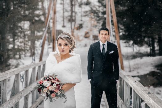 Estefani & Leandro's Winter Wedding /estefani-leandros-winter-wedding