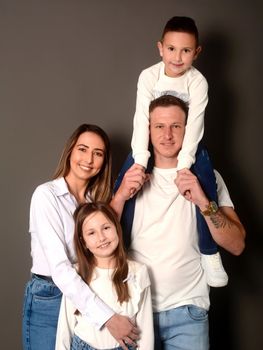 Ensaio Familia em estúdio Fotográfico /ensaio-familia-em-estudio-fotografico