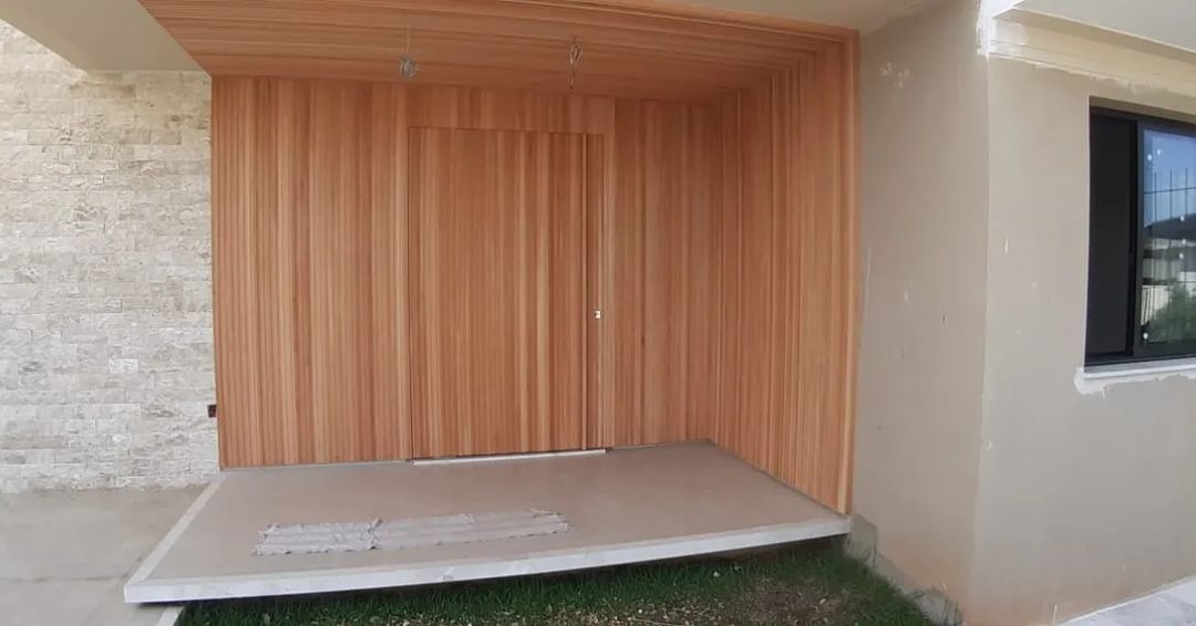 Porta Ripada com painel - 2