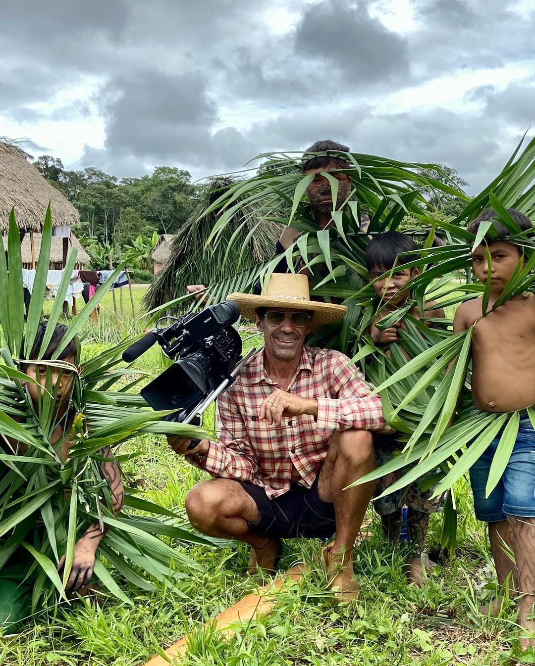 Starting a unique and extraordinary expedition into the deepest rainforest, right to the border of Acre (Brazil) - Peru. About to film a unique HuniKuin ritual.... - 2