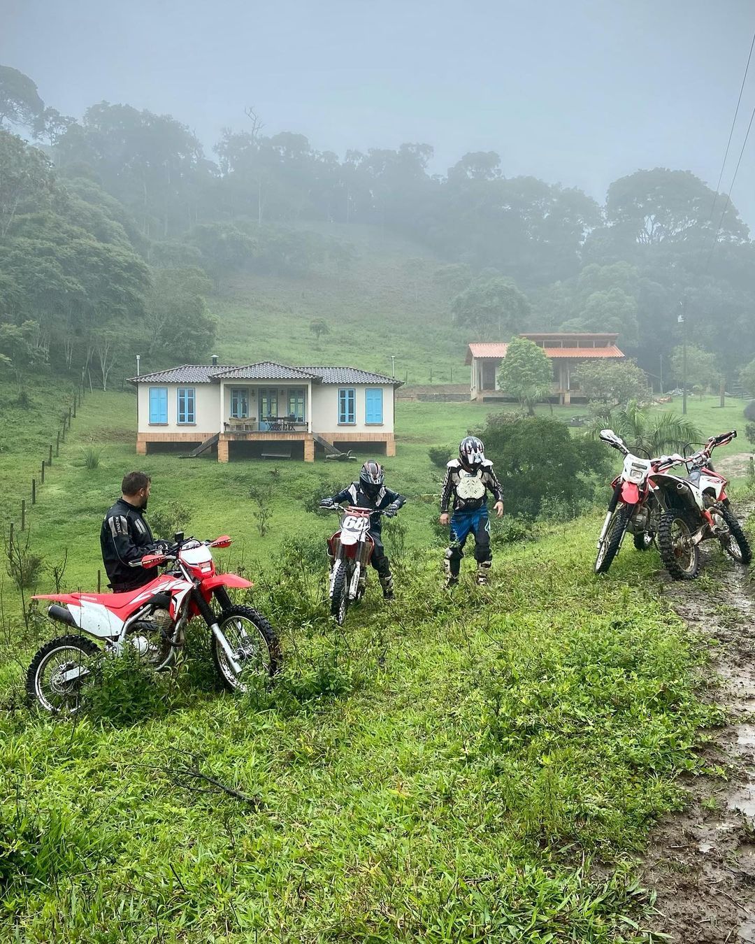 Keep moving! Got to love some mud! Love the temperamental climate of the rainy season on our ranch INDAIÁS - 2