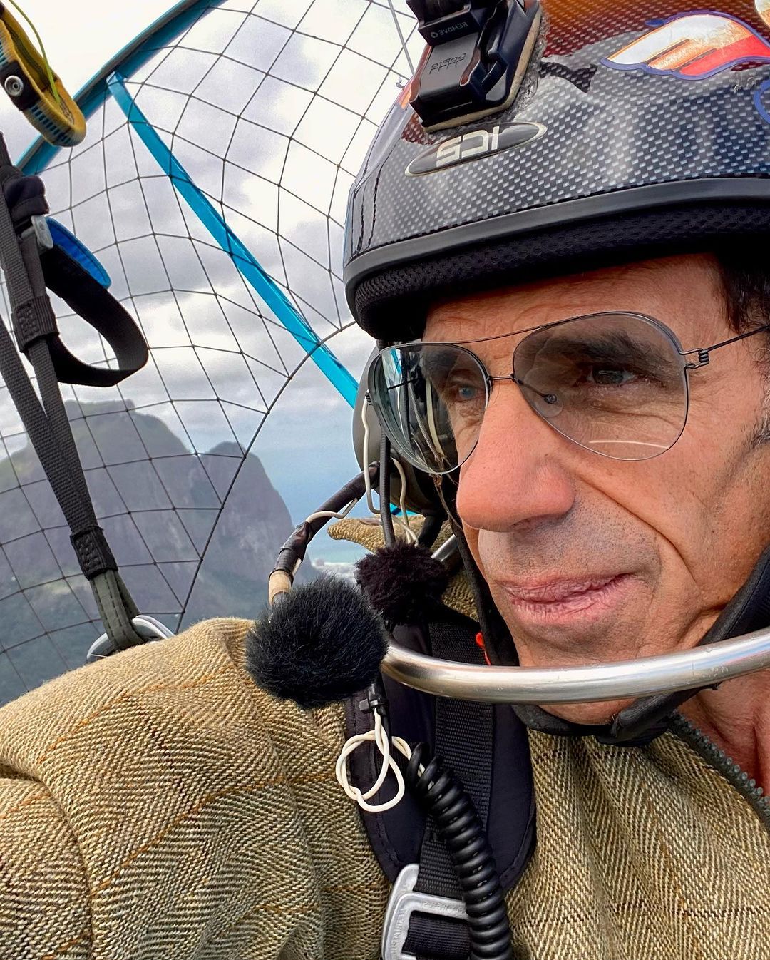 Spectacular morning flight in Rio de Janeiro after filming all night with David Baines - 4