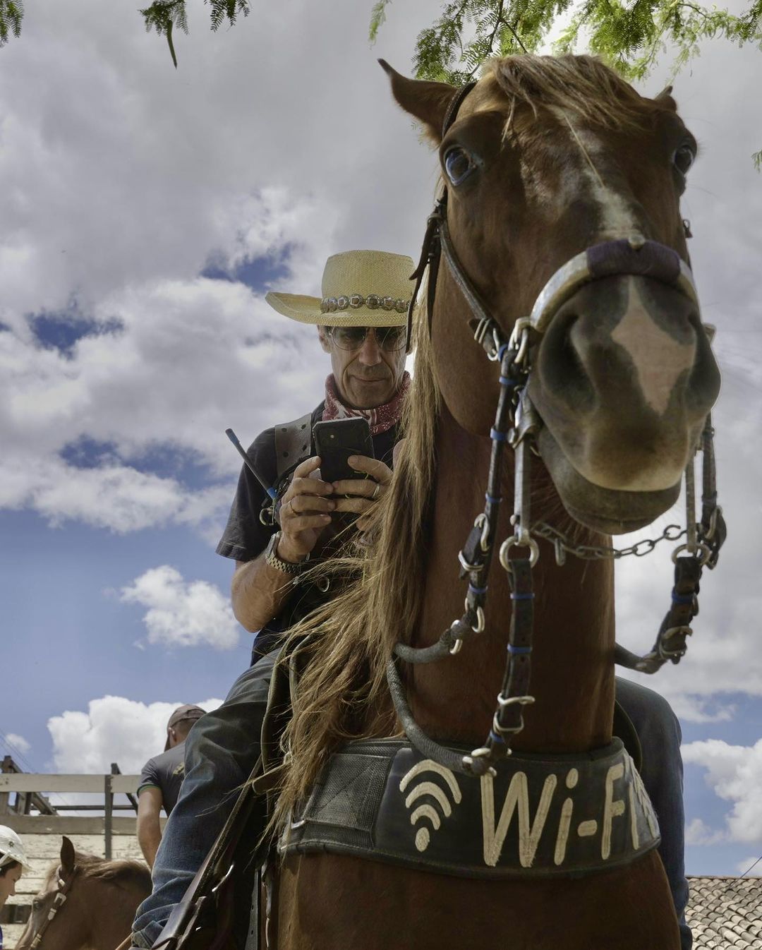 Some Wi-Fi does come in handy during my long expeditions - 1