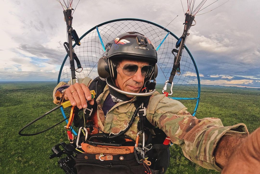 Directing a new series, "7 LIVES" with Lucas Brinckmann as host. In this episode Lucas is introduced to the XAVANTE lifestyle - 2