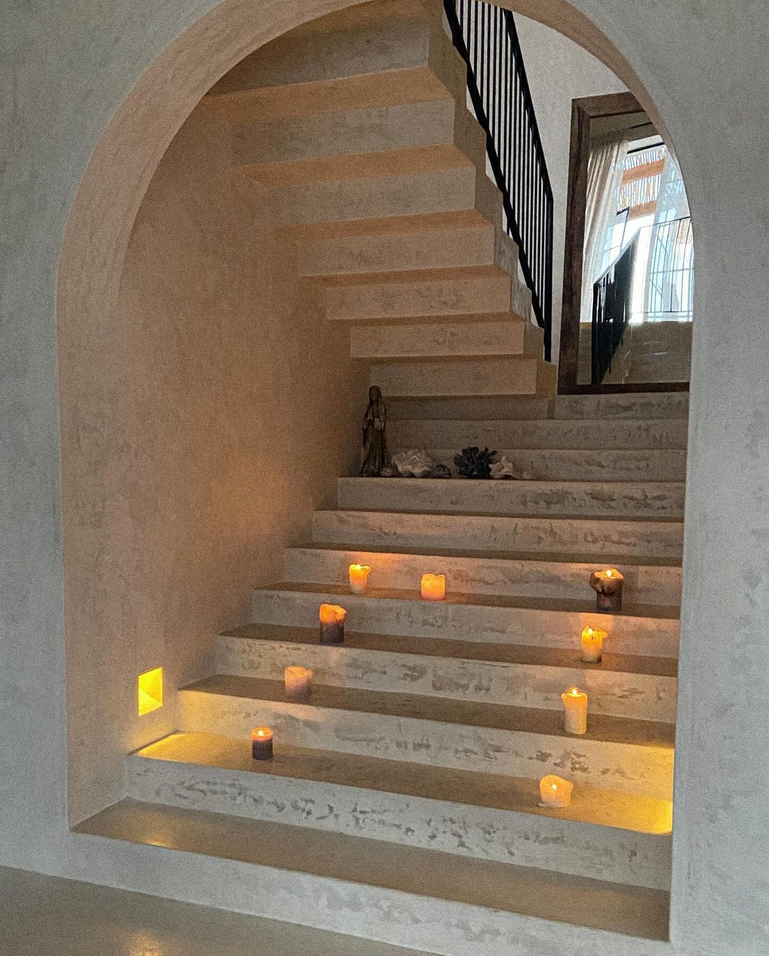 Revestimentos Monolíticos: A beleza da continuidade em Arquitetura e Design - 10