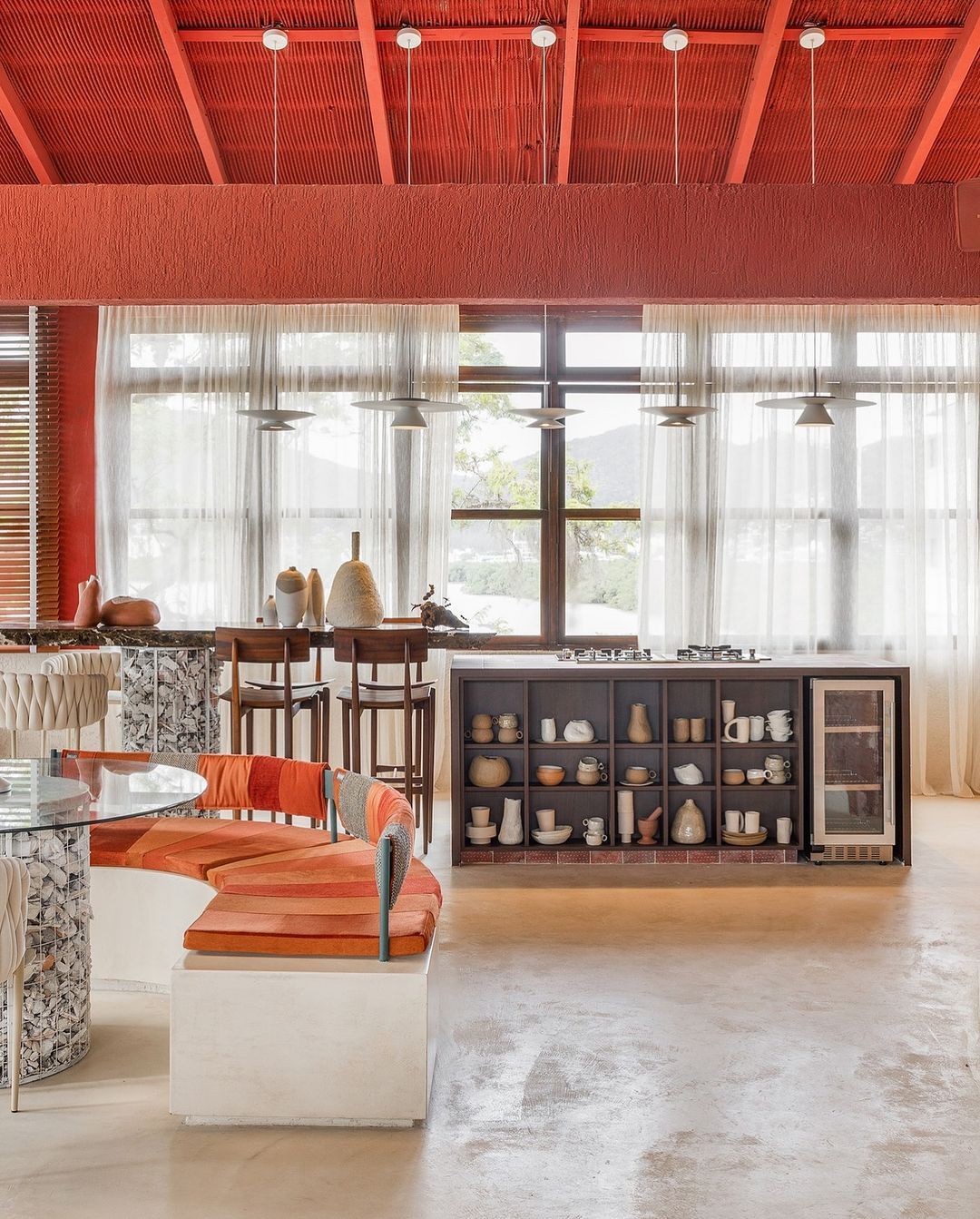 Piso Sem Juntas e Sem Emendas: Beleza, Funcionalidade e a Elegância Atemporal do Monolítico - 30