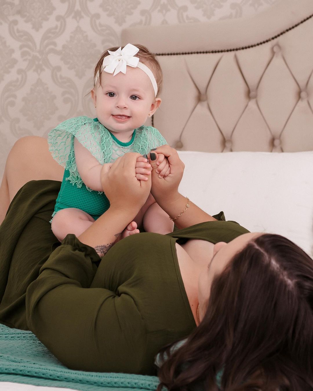O abraço acolhedor é a luz que guia - 4
