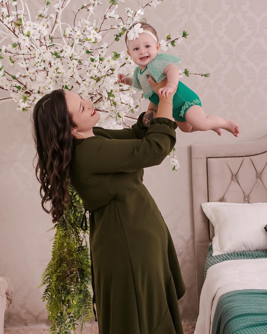 O abraço acolhedor é a luz que guia - 5