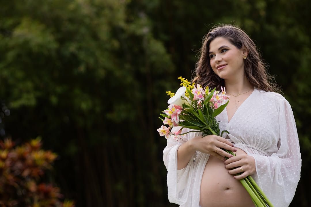 Ensaio Gestante: Eternize a Espera com Fotografias Cheias de Significado - 2