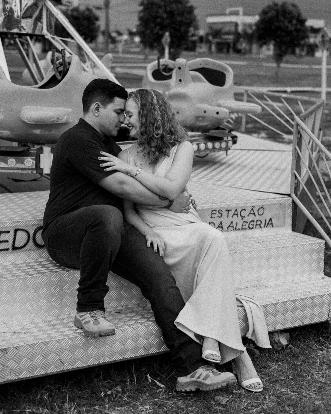 um casal descolado no parque - 7