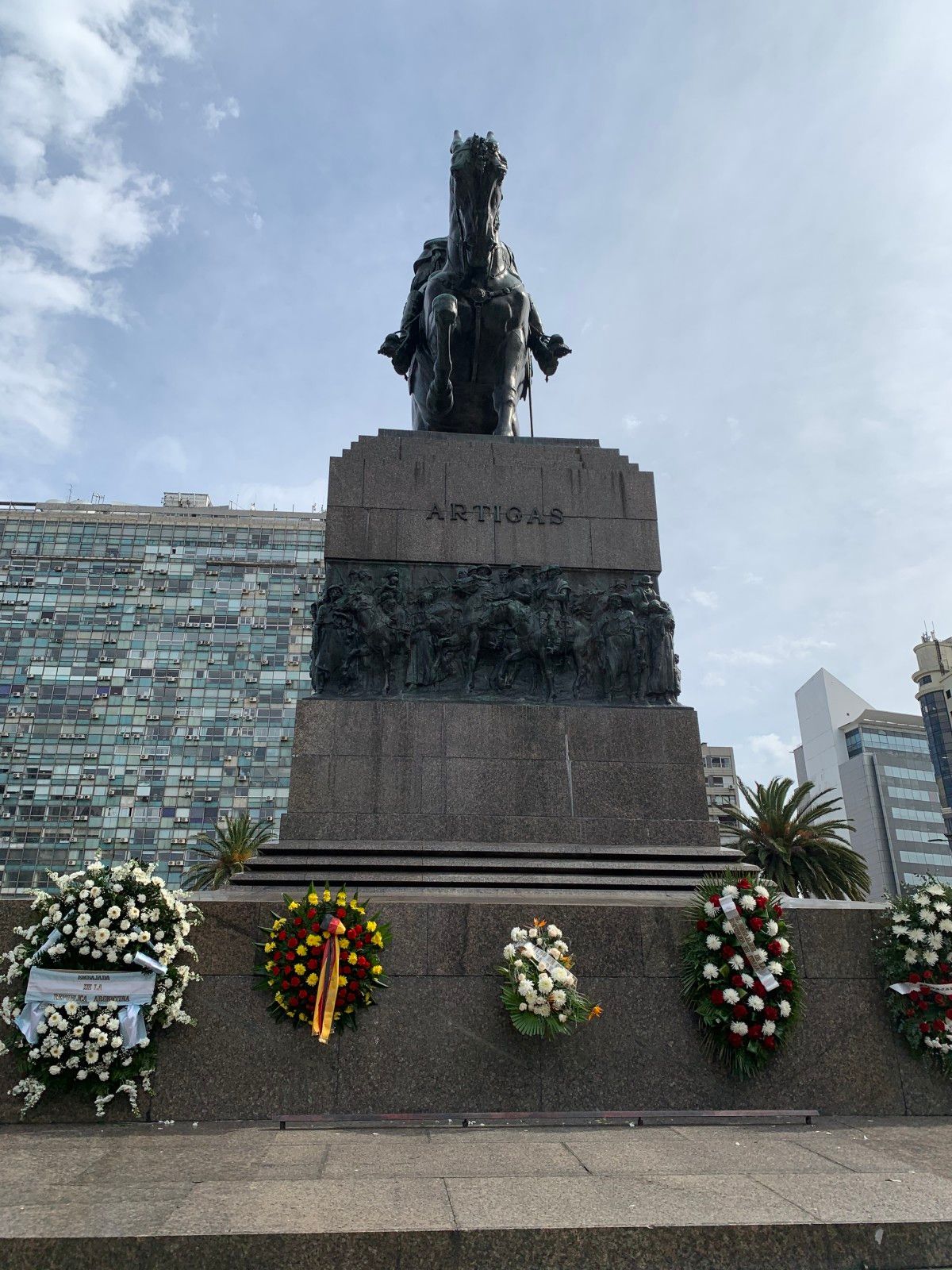 Datas comemorativas e feriados no Uruguai - 8