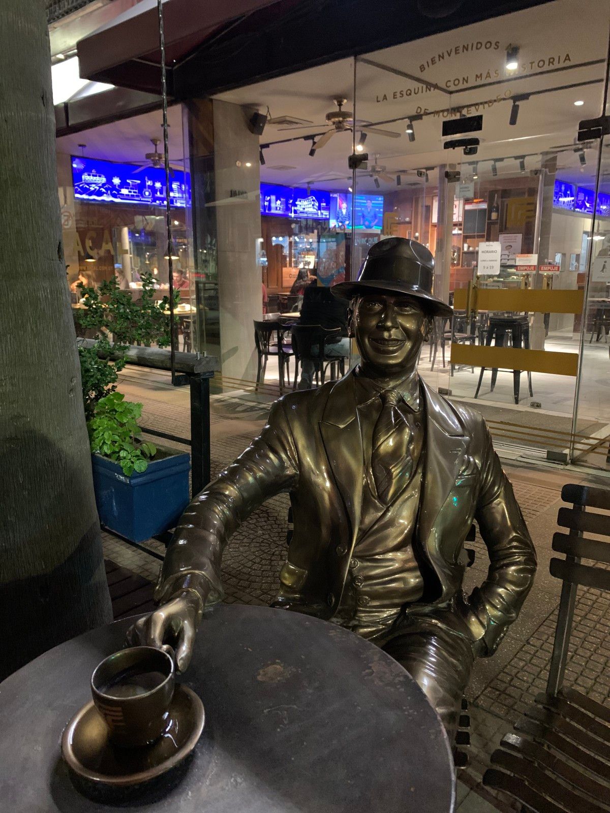 Café Bar Facal em Montevidéu - 2