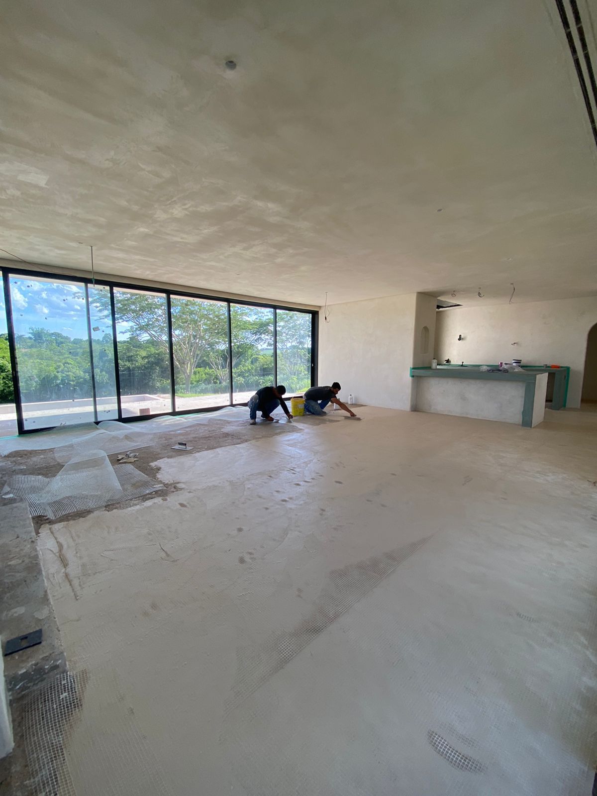 Piso Sem Juntas e Sem Emendas: Beleza, Funcionalidade e a Elegância Atemporal do Monolítico - 26