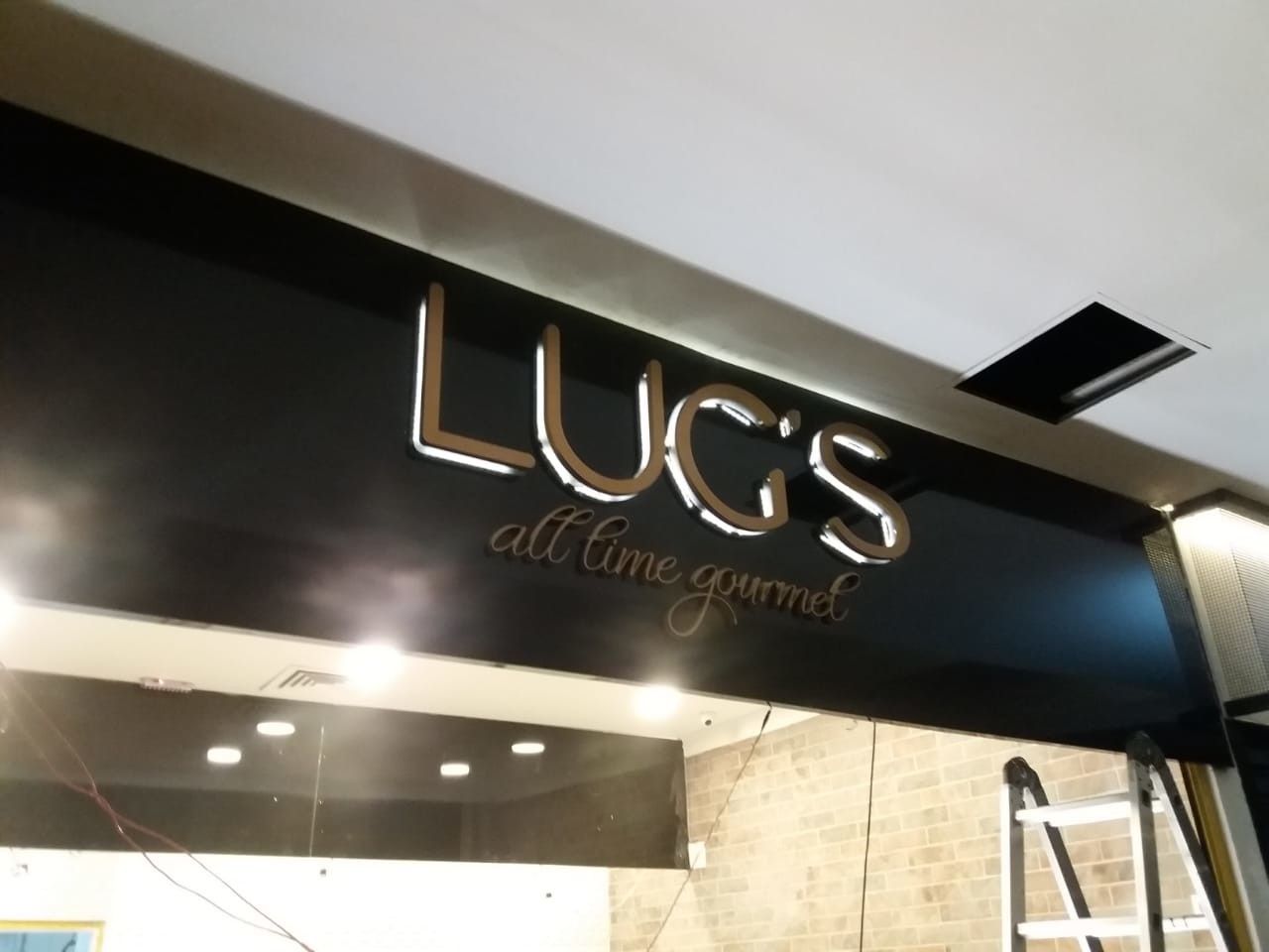 Fachadas com Letra Caixa - 8