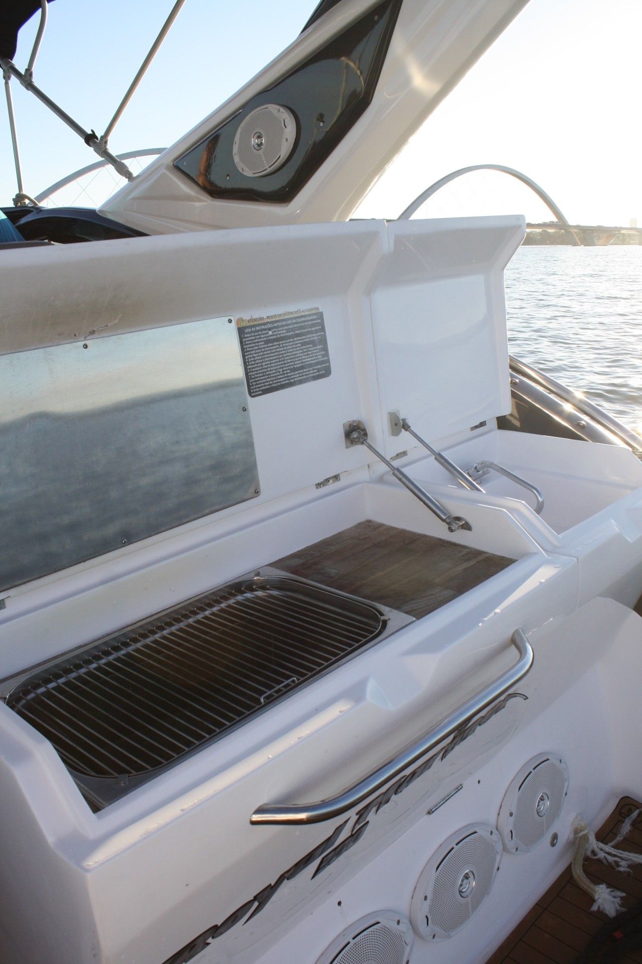 Como é navegar pelo Lago Paranoá em Brasília - 22