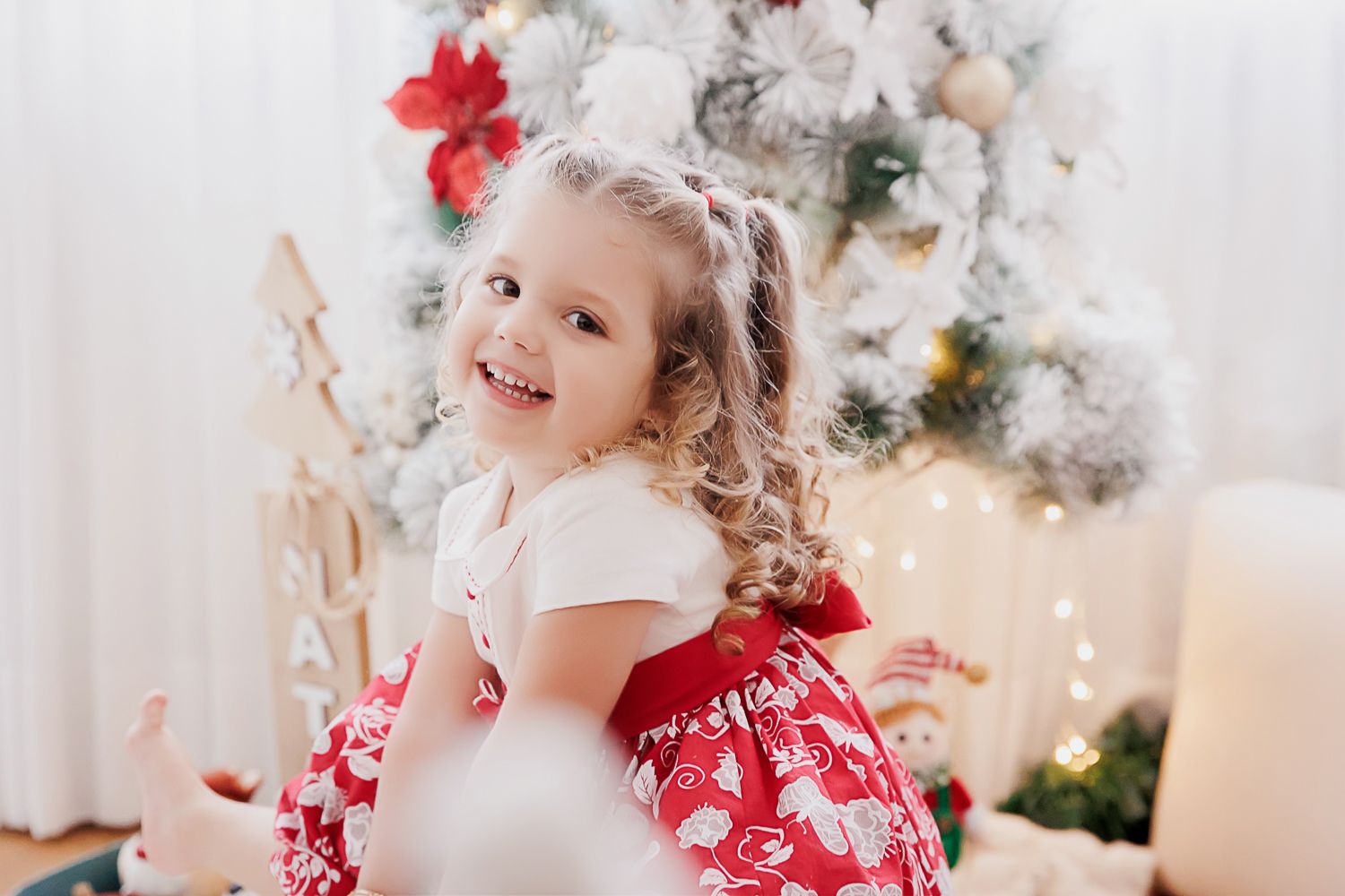 Um Natal Iluminado e Alegre: O Encantador Ensaio de Alice em São Francisco, Niterói - 1