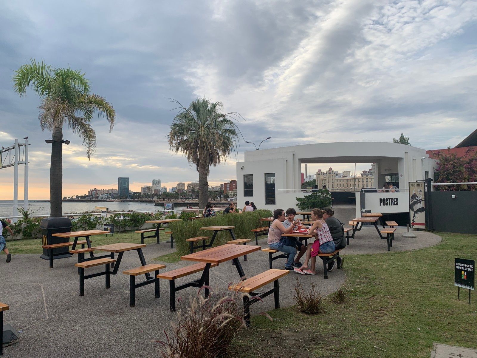 20 Cafés e Casas de Chá em Montevidéu que valem uma visita - 112