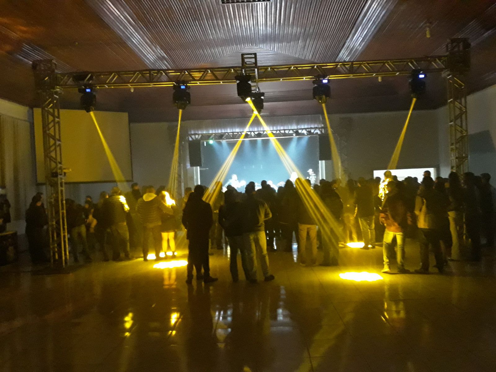 Estrutura Pista de Dança "Goleira" - 2