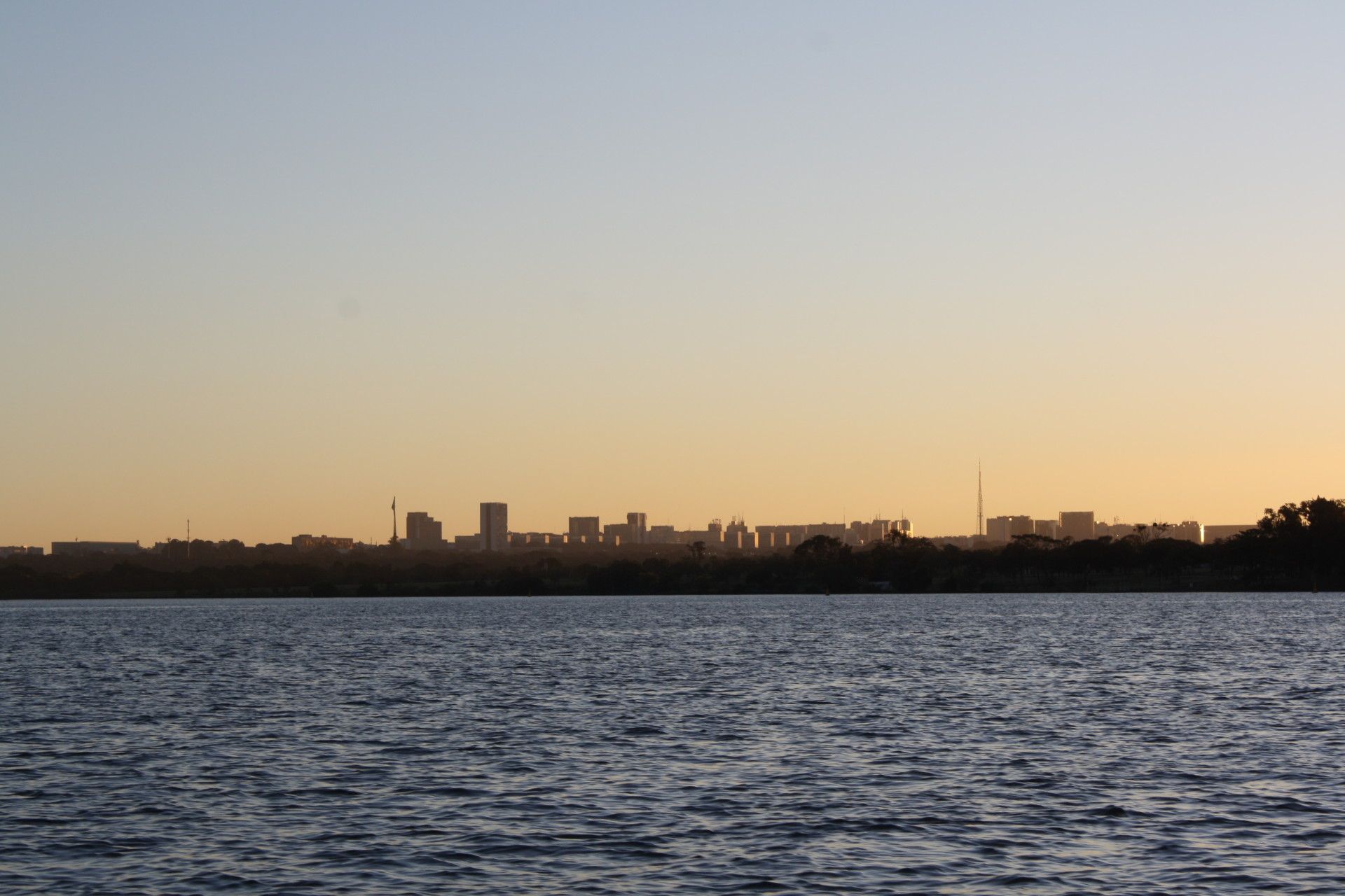 Como é navegar pelo Lago Paranoá em Brasília - 33