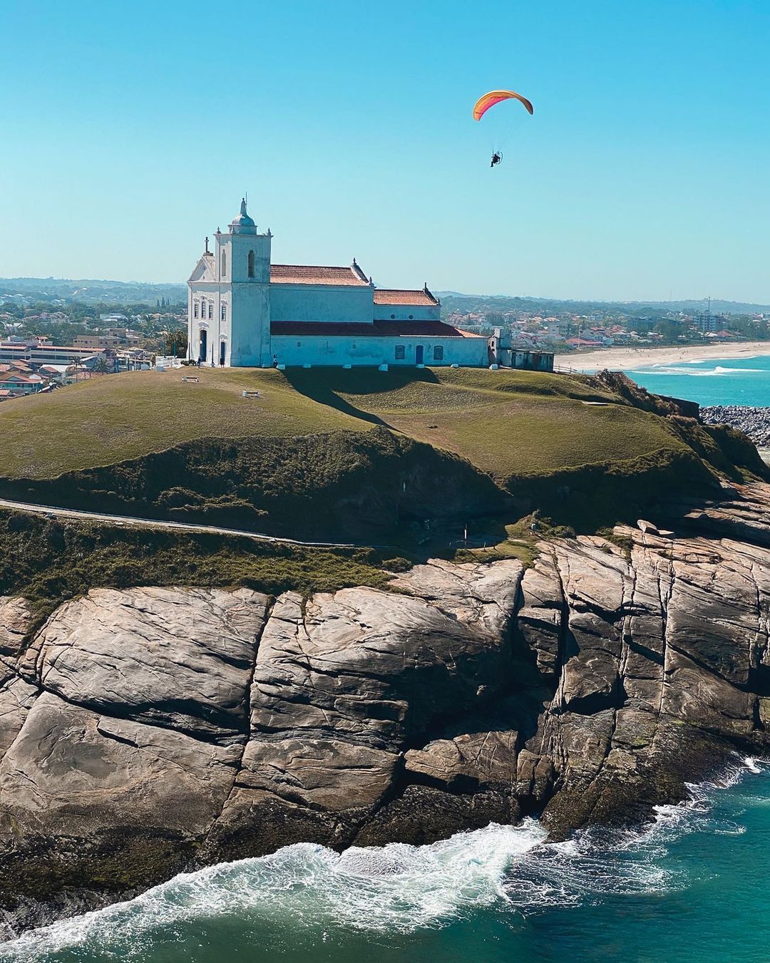 Voo na igreja de Saquarema /voo-na-igreja-de-saquarema