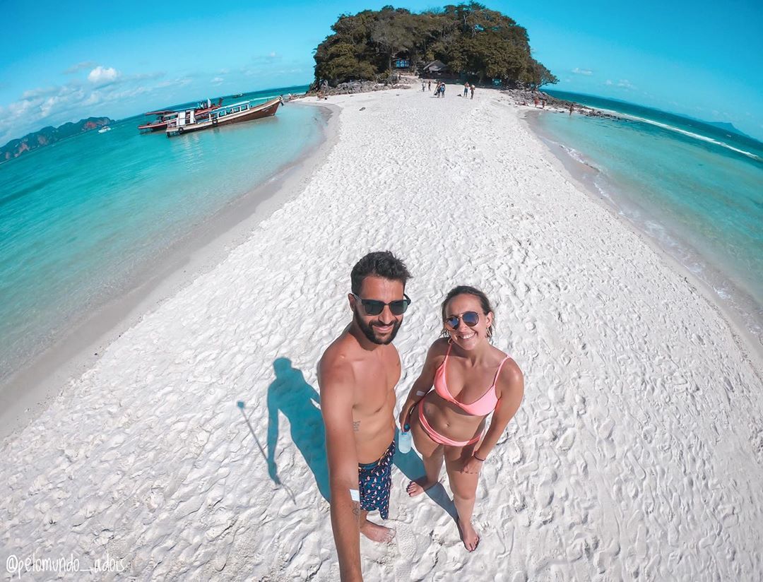 Pelo Mundo a Dois - Slide 0