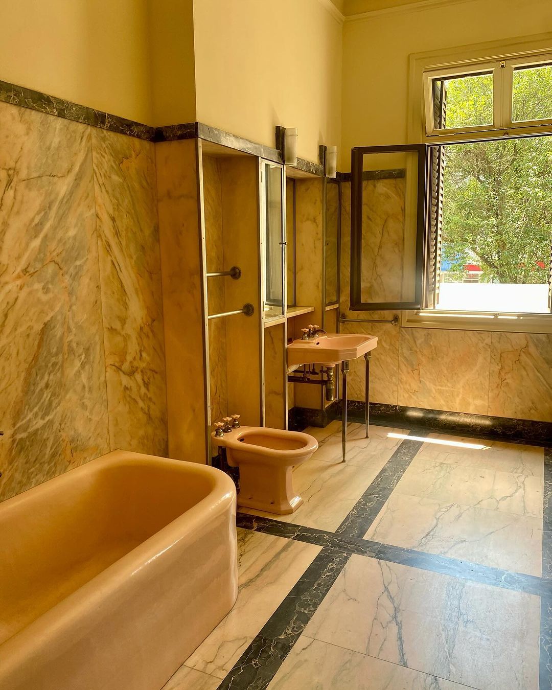 Tours November 2024 - 39 - 3