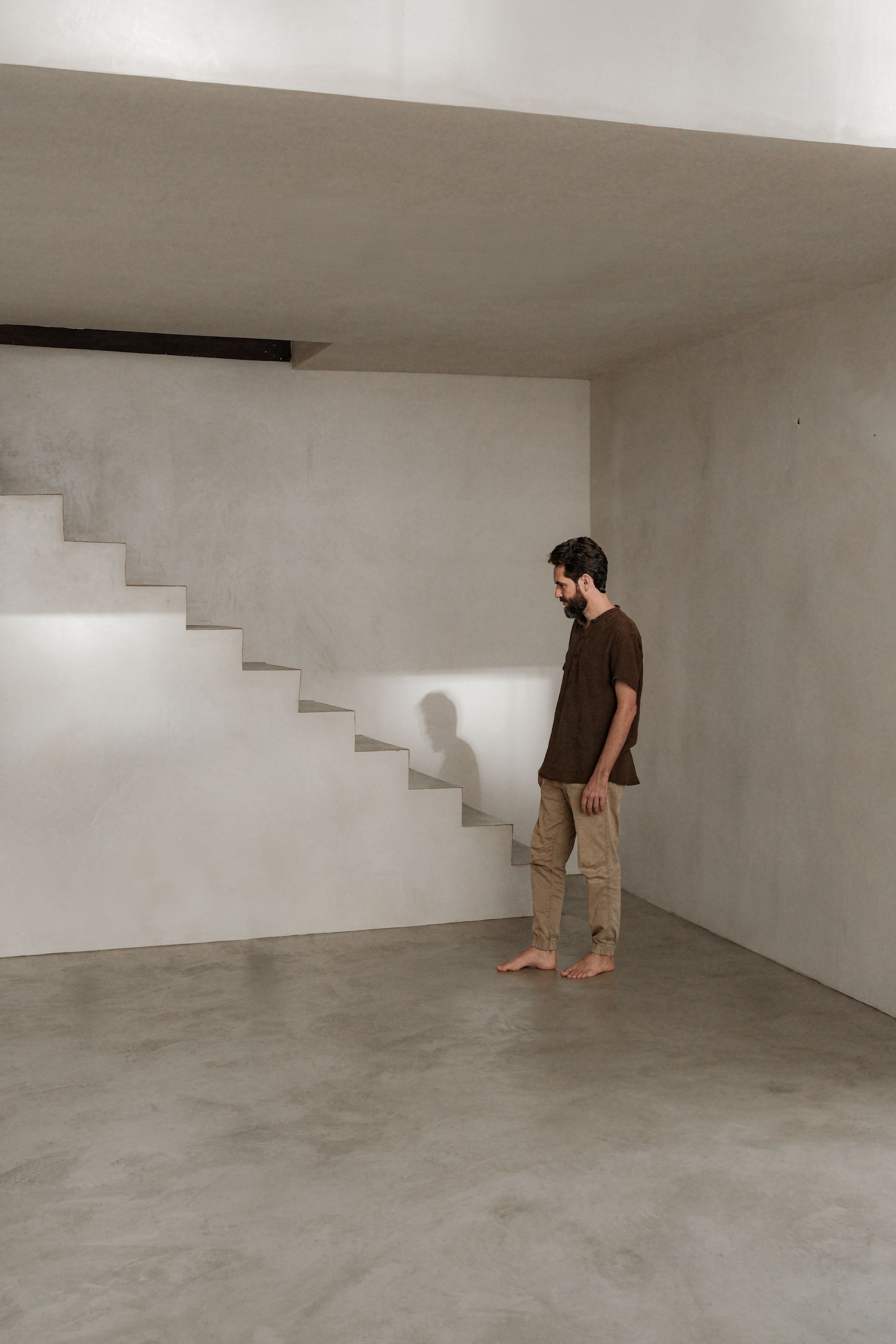 Piso Sem Juntas e Sem Emendas: Beleza, Funcionalidade e a Elegância Atemporal do Monolítico - 17