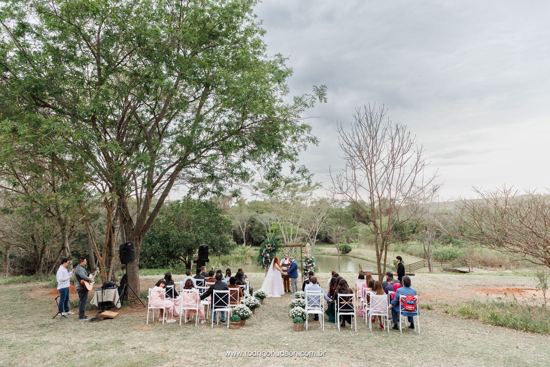 Casamento de Emiliene e Otávio no Sítio dos Eucalíptos em Monte Alto - SP - 1 - 0