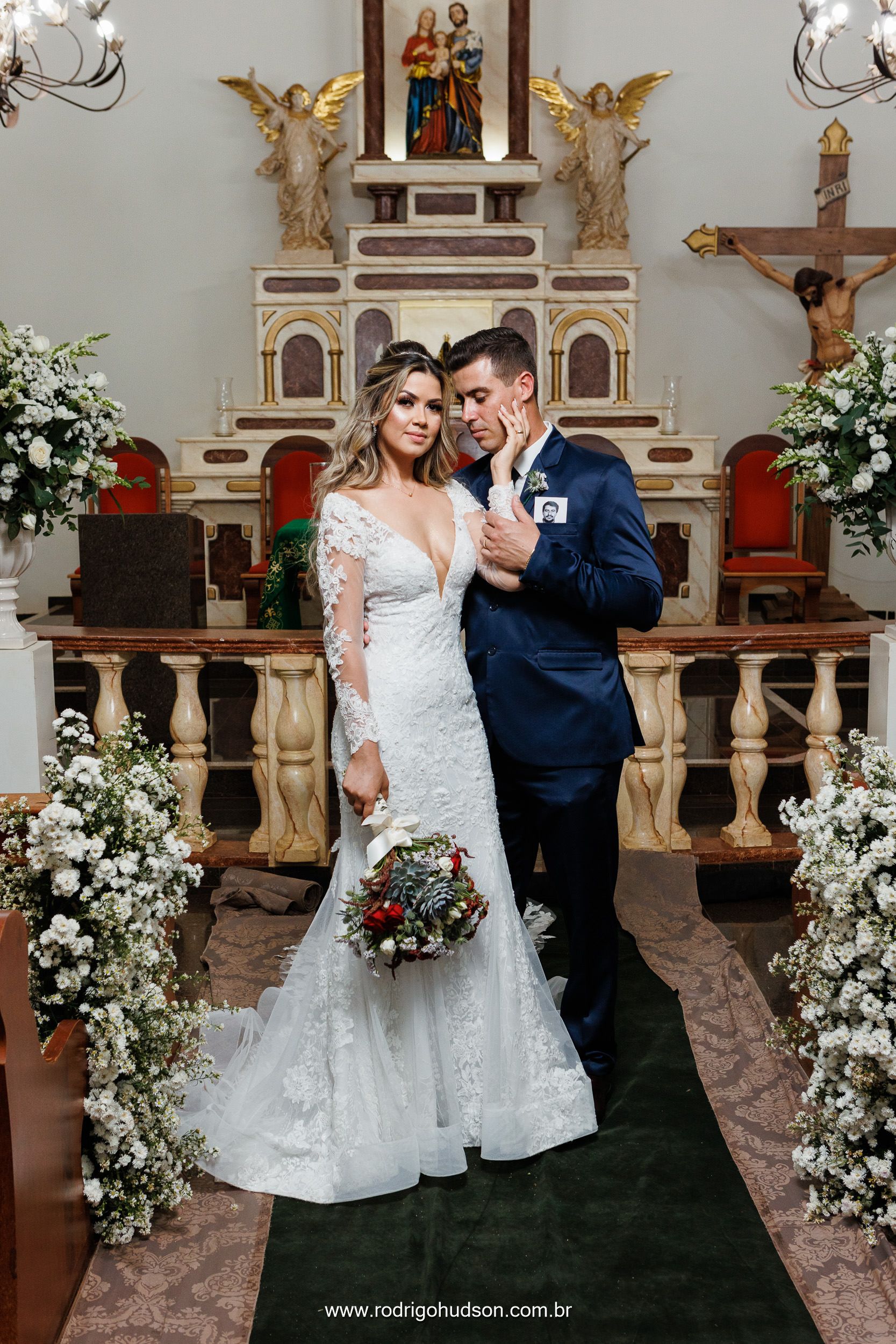 Casamento de Marcela e Lucas na Capela da Sagrada Família em Viradouro - SP - 1 - 3