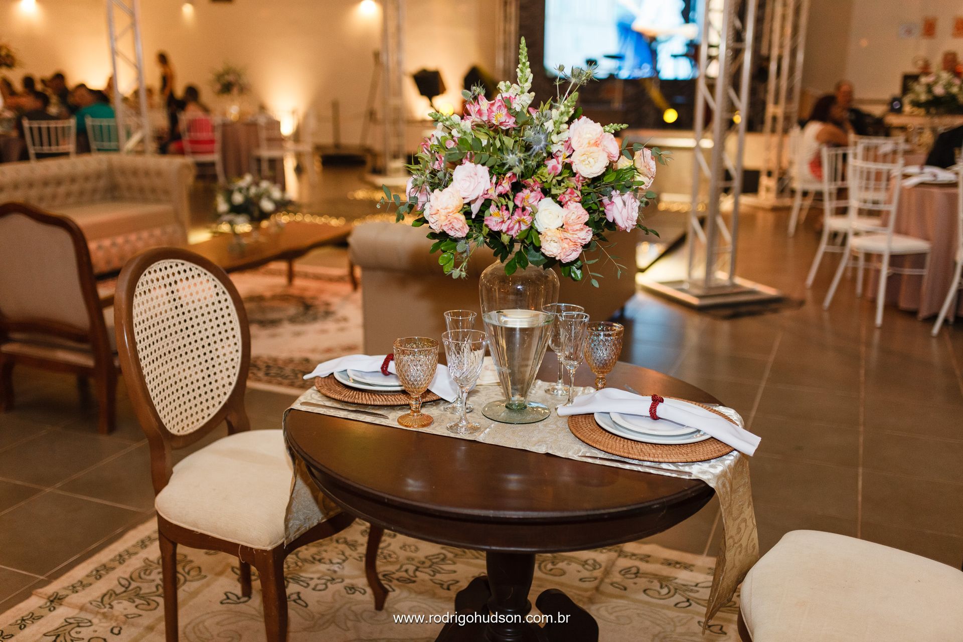 Casamento de Marcela e Lucas na Capela da Sagrada Família em Viradouro - SP - 1 - 1