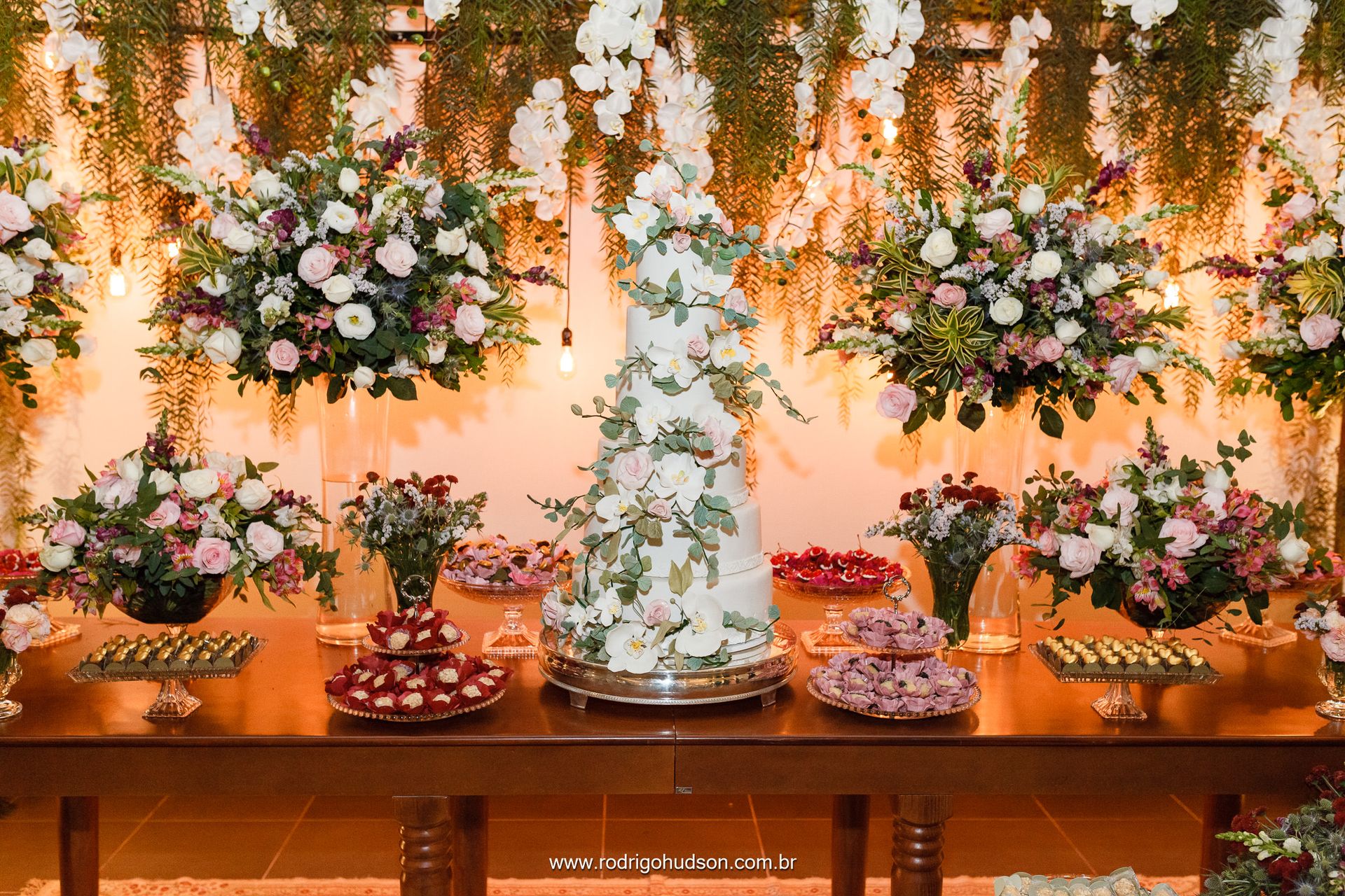 Casamento de Marcela e Lucas na Capela da Sagrada Família em Viradouro - SP - 1 - 3