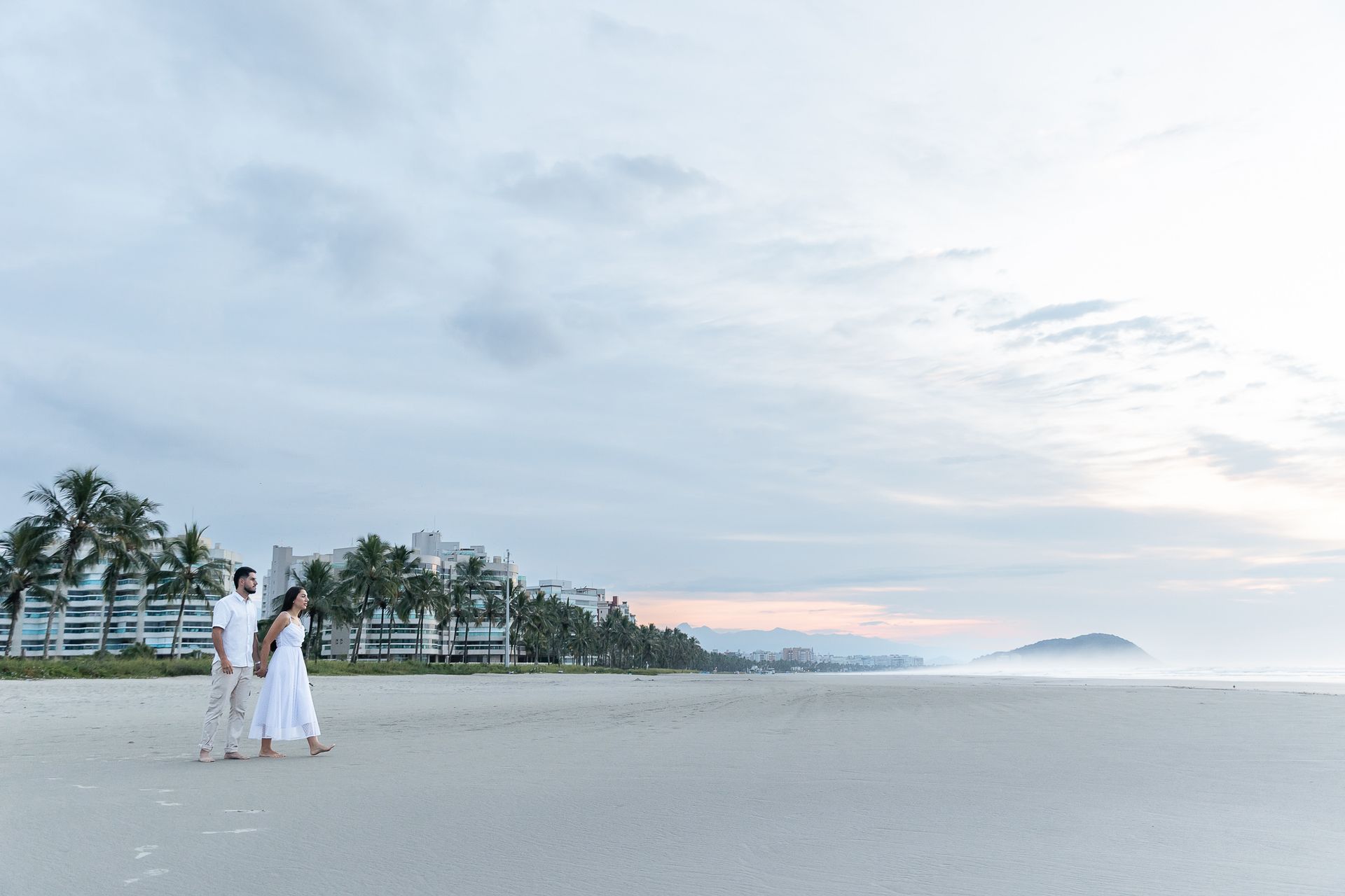 Ensaio Pré Wedding de Luiza e Guilherme em Riviera de São Lourenço - SP - 3 - 6
