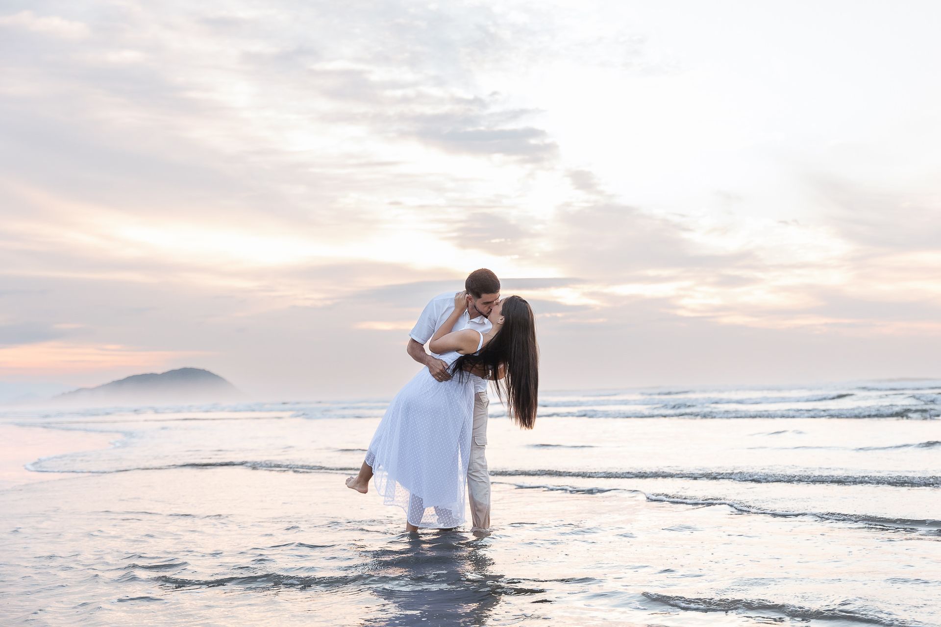 Ensaio Pré Wedding de Luiza e Guilherme em Riviera de São Lourenço - SP - 3 - 9