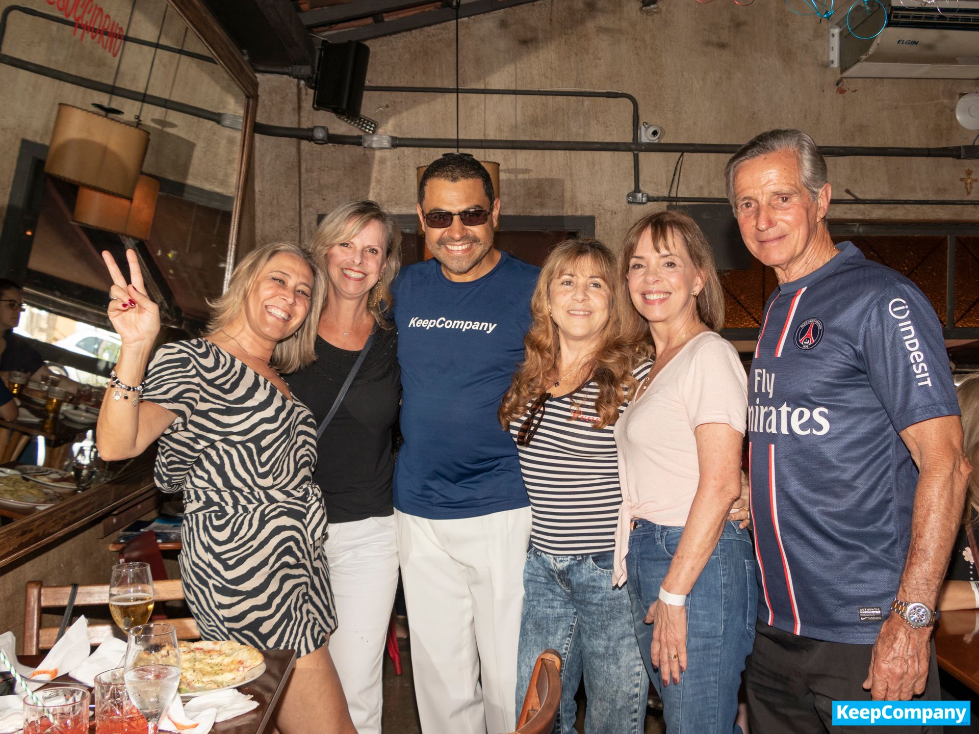 Keep Company Viagens para Solteiros - Confraternização na Vila Madalena/SP - 2 - 1