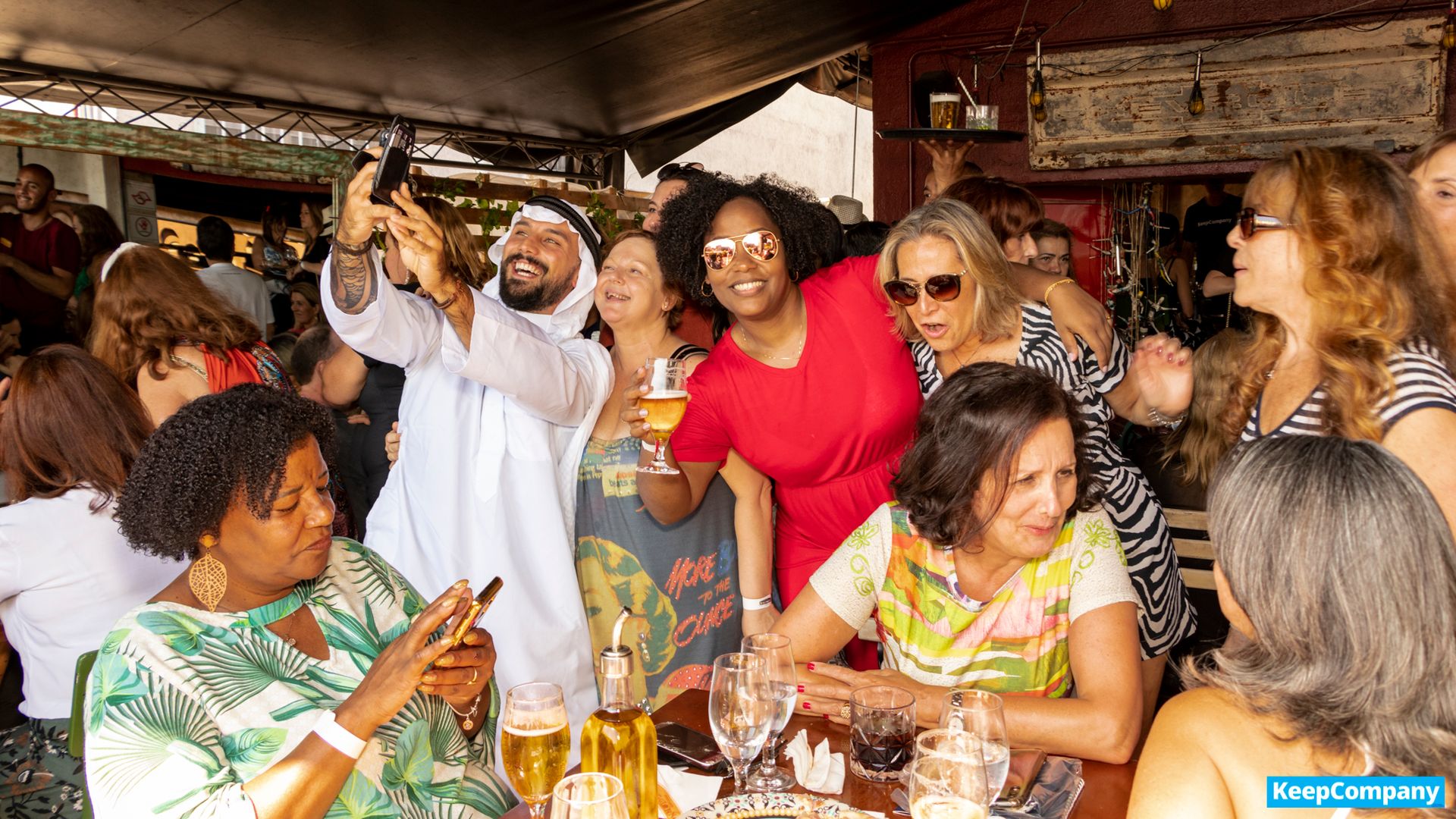 Keep Company Viagens para Solteiros - Confraternização na Vila Madalena/SP - 2 - 5