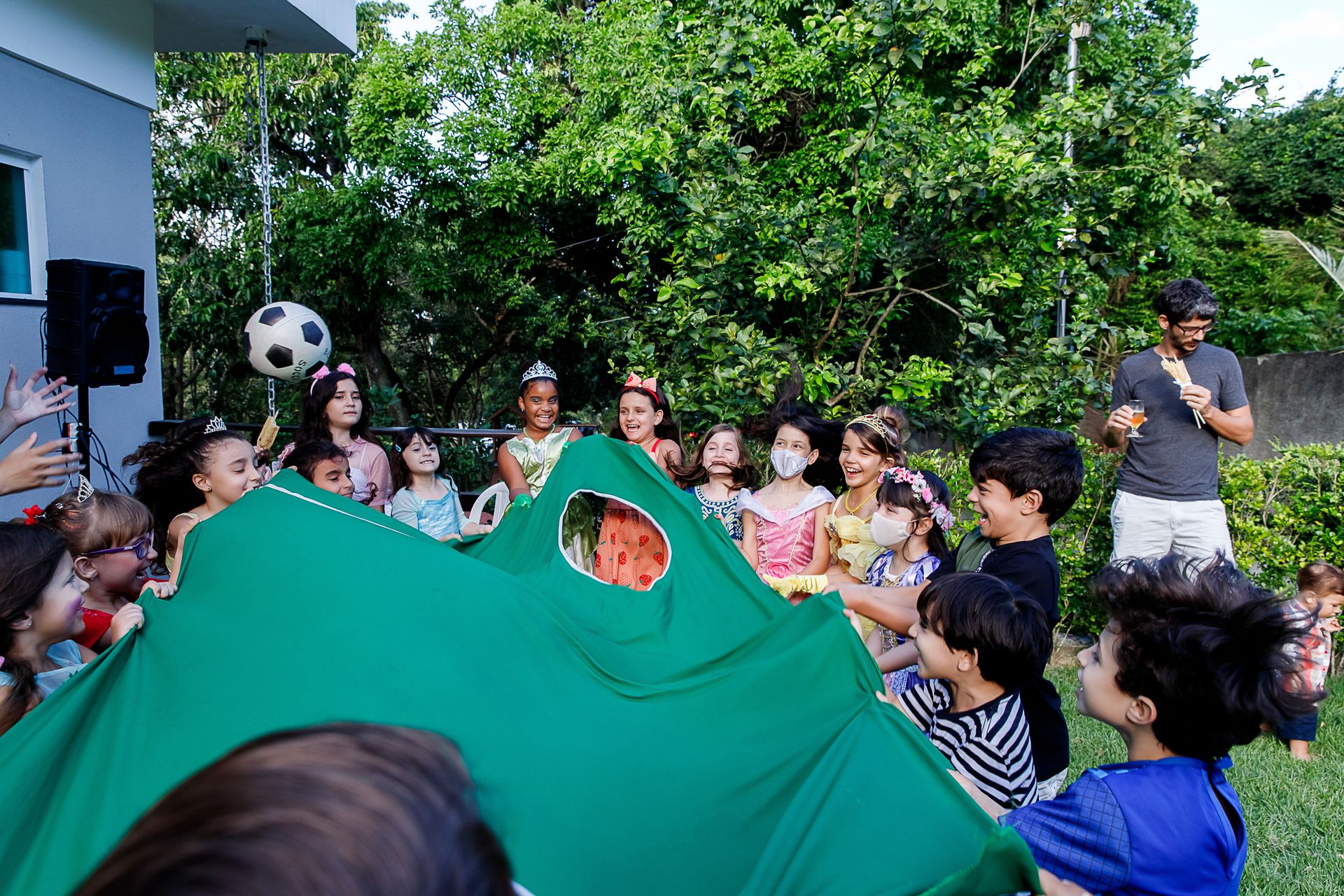 Festa em Camboinhas, Niterói: Um Final de Tarde Mágico com "A Bela e a Fera"! - 2 - 21