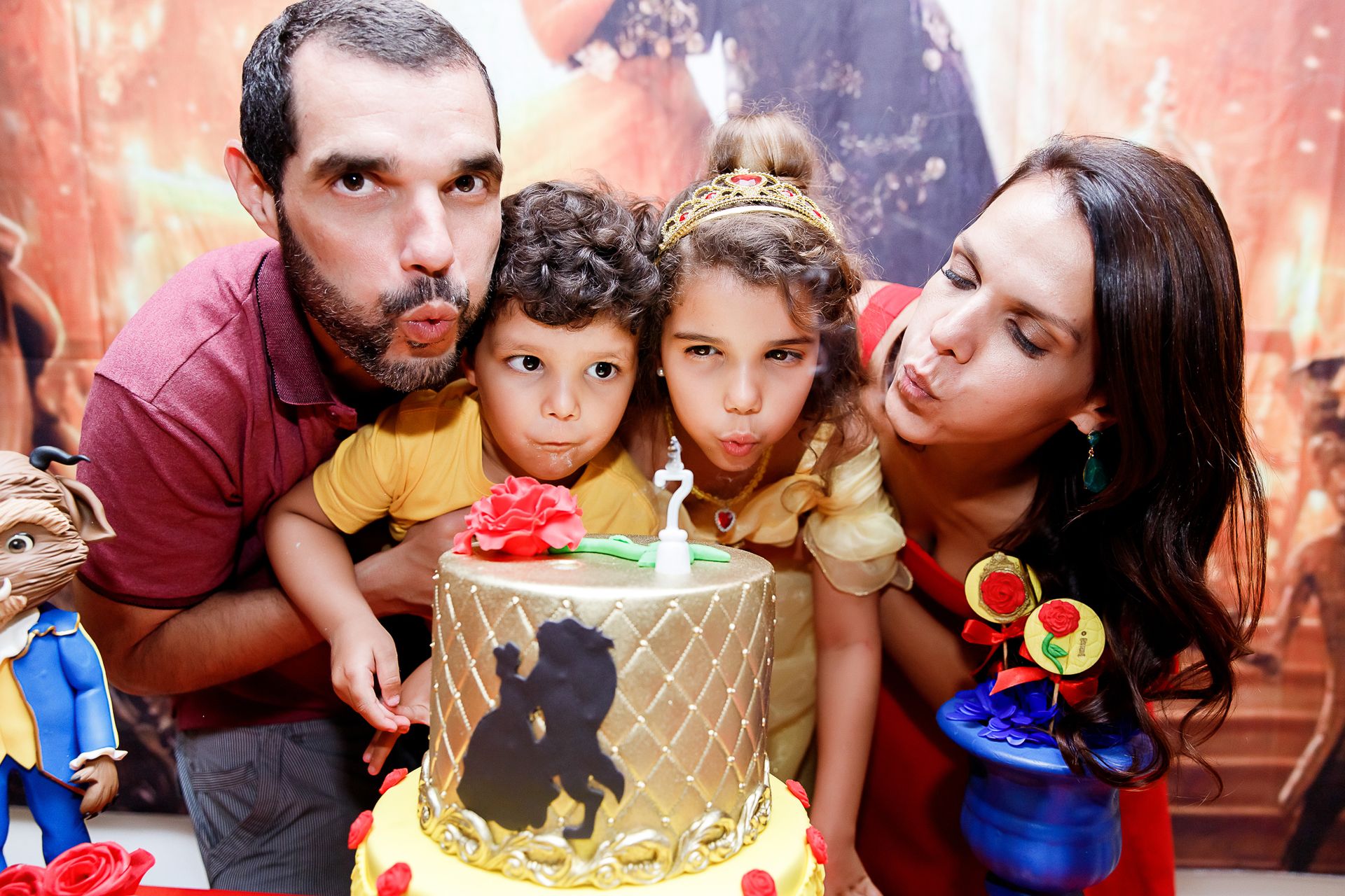 Festa em Camboinhas, Niterói: Um Final de Tarde Mágico com "A Bela e a Fera"! - 2 - 30