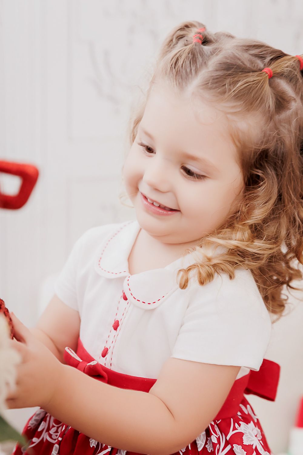 Um Natal Iluminado e Alegre: O Encantador Ensaio de Alice em São Francisco, Niterói - 3 - 5