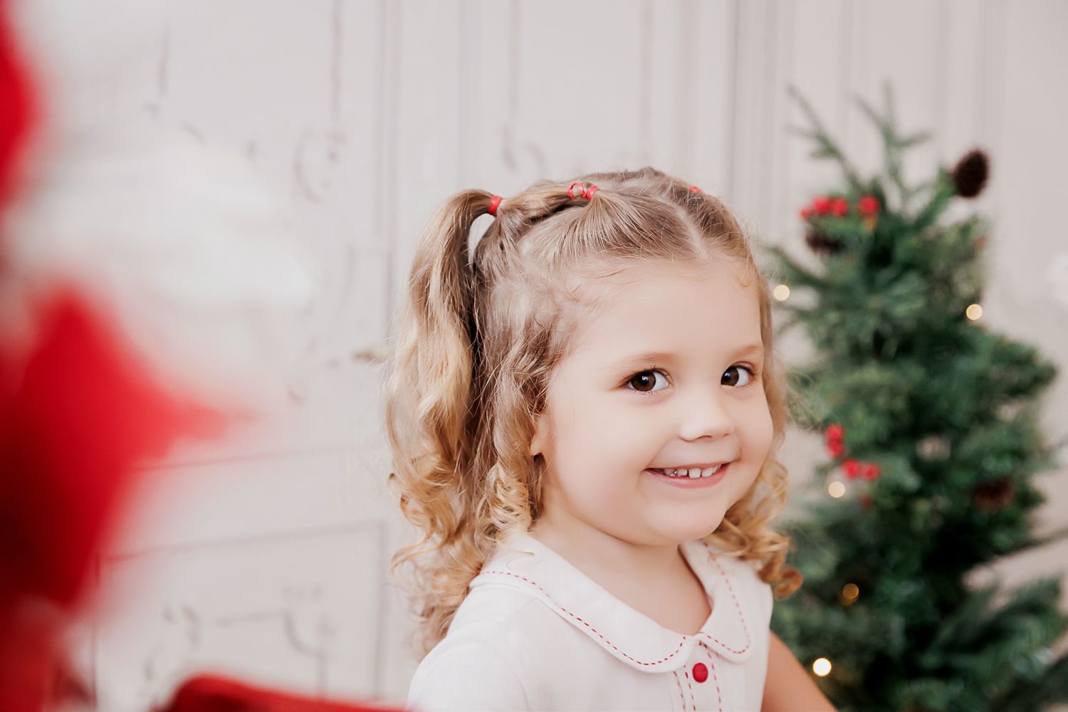 Um Natal Iluminado e Alegre: O Encantador Ensaio de Alice em São Francisco, Niterói - 3 - 2