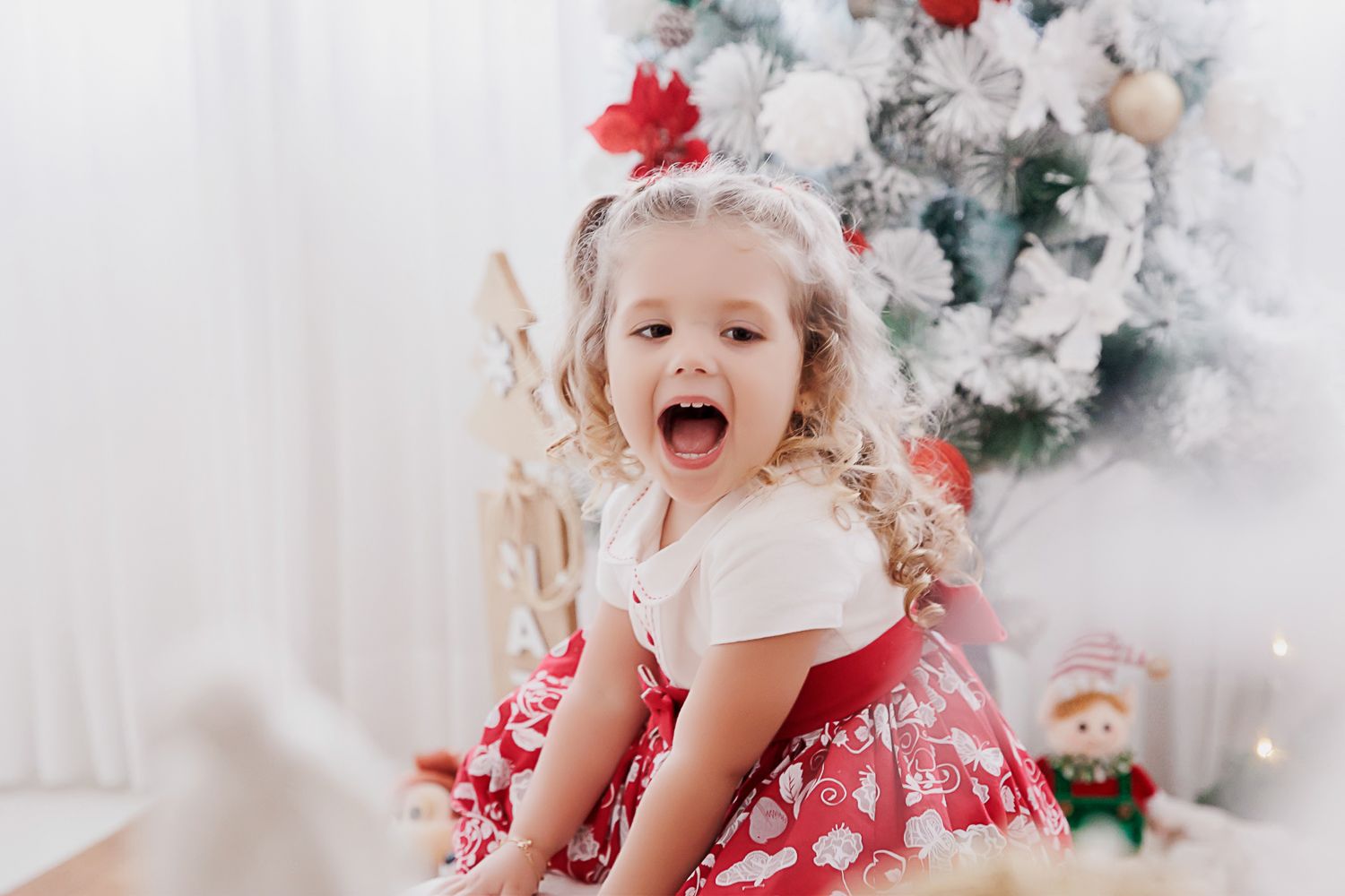 Um Natal Iluminado e Alegre: O Encantador Ensaio de Alice em São Francisco, Niterói - 3 - 4