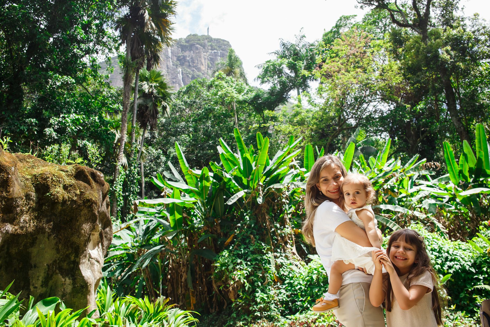 O Maravilhoso Ciclo de Um Ano: Encerrando o Acompanhamento da Milena com um Ensaio Familiar no Parque Lage - 2 - 16