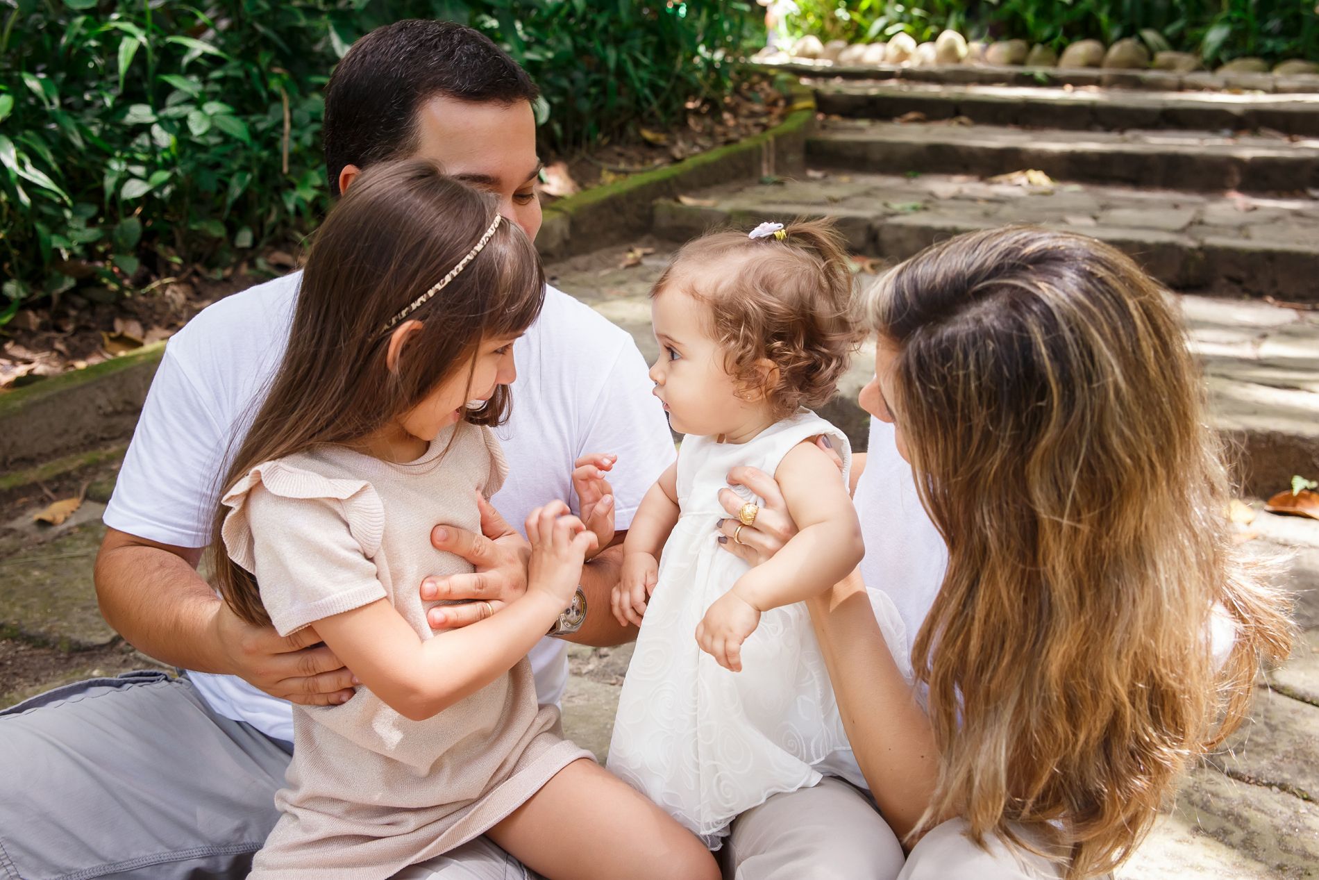 O Maravilhoso Ciclo de Um Ano: Encerrando o Acompanhamento da Milena com um Ensaio Familiar no Parque Lage - 2 - 28