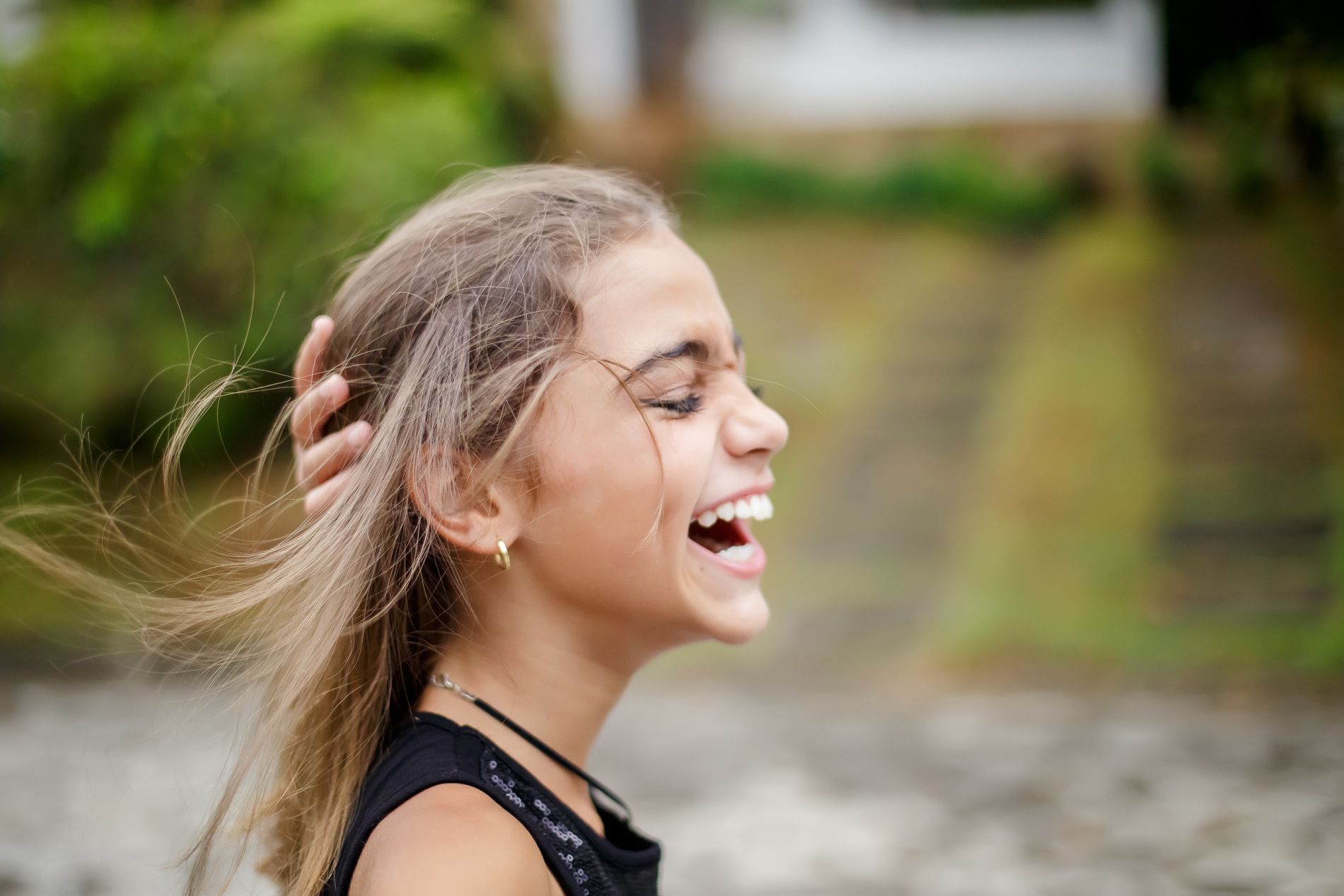 Encanto e Descoberta: Ensaio Fotográfico das Irmãs Mari e Manu nas Férias com a Vovó - 2 - 19