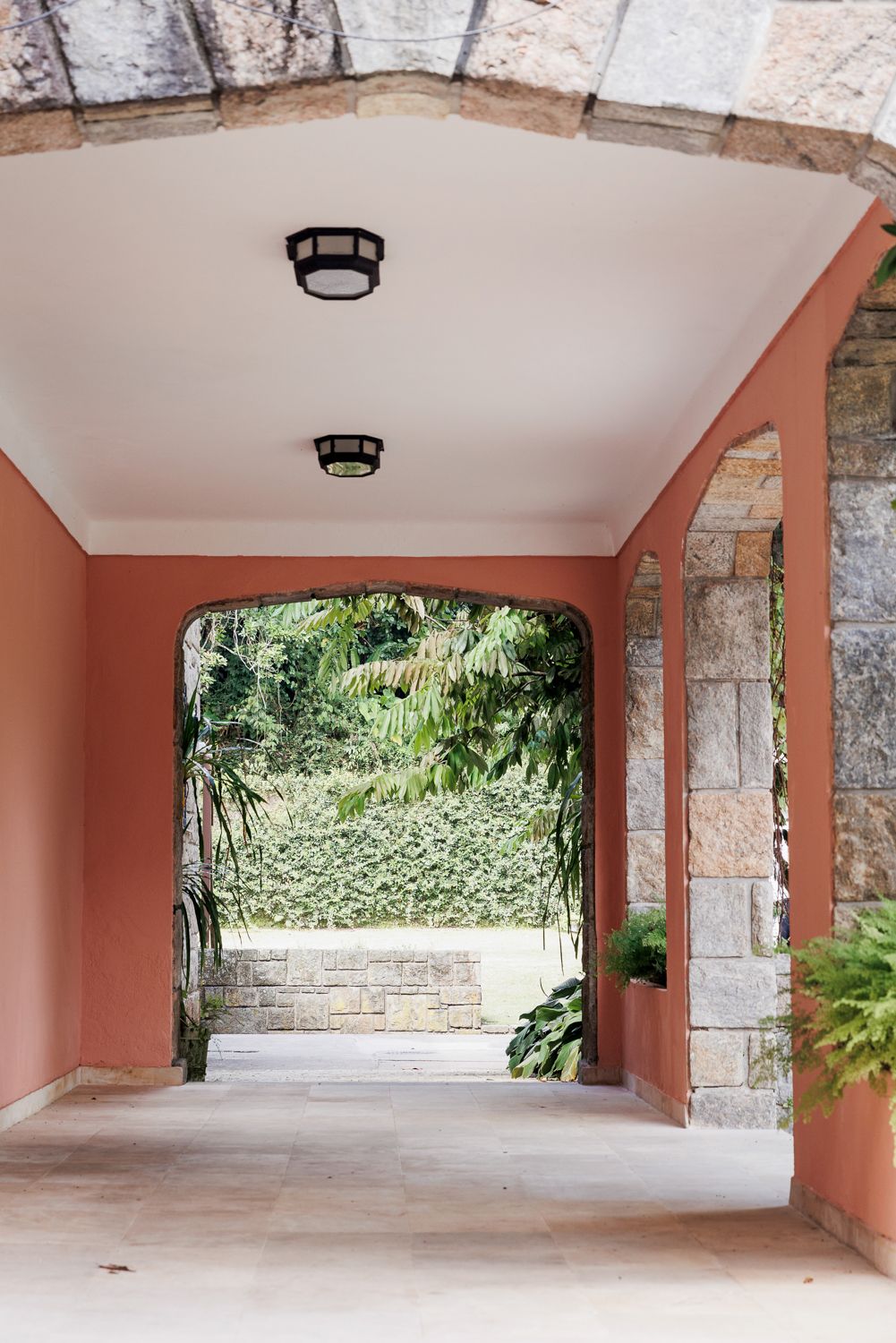 Capturando a Essência da Festa de 15 Anos da Sofia na Casa Jardins do Alto - 2 - 15