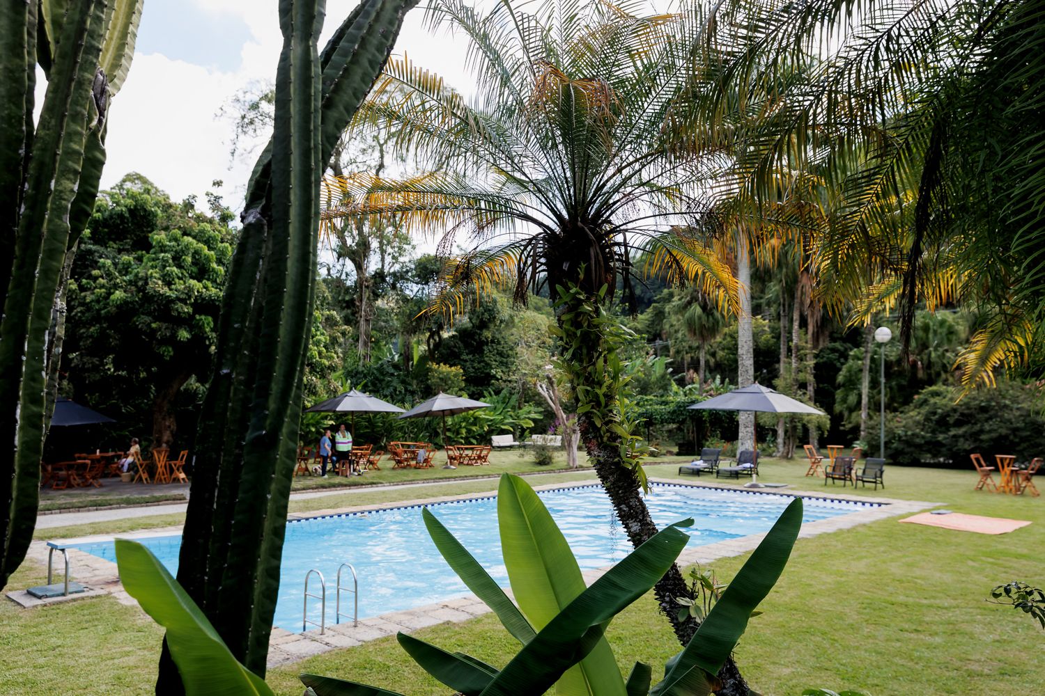 Capturando a Essência da Festa de 15 Anos da Sofia na Casa Jardins do Alto - 2 - 16