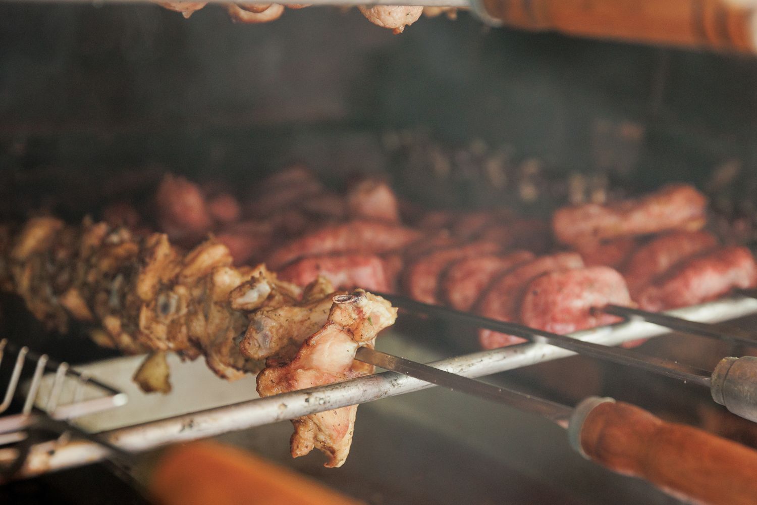 Capturando a Essência da Festa de 15 Anos da Sofia na Casa Jardins do Alto - 2 - 22