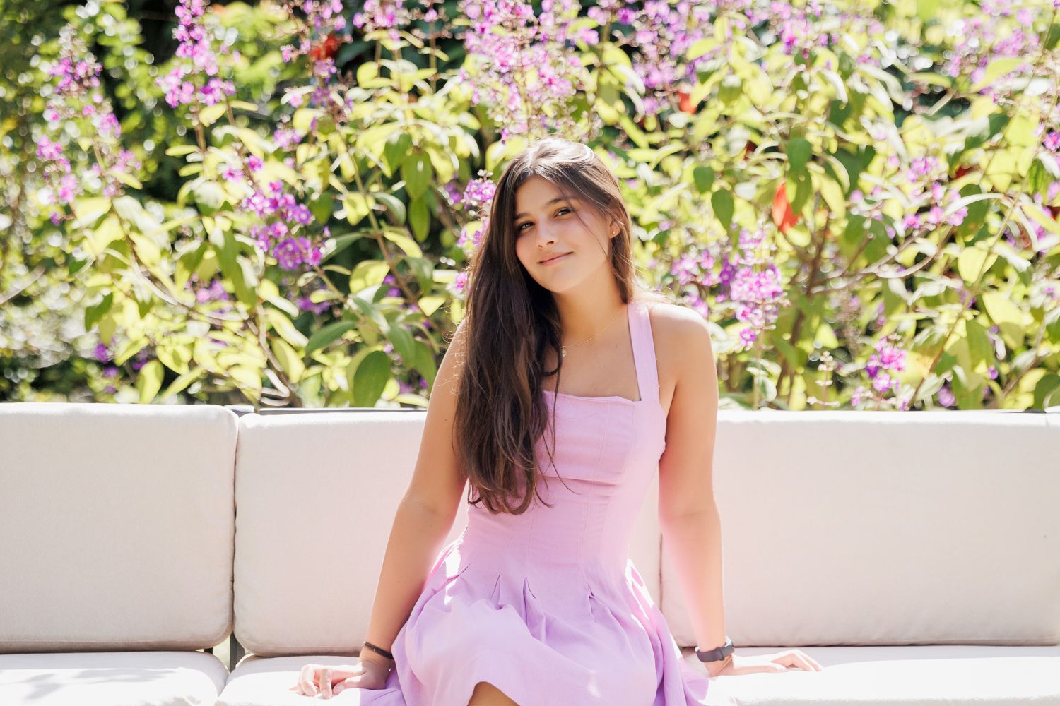 Capturando a Essência da Festa de 15 Anos da Sofia na Casa Jardins do Alto - 2 - 26